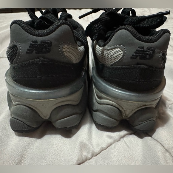 New Balance 9060 Casual - Picture 4 of 6